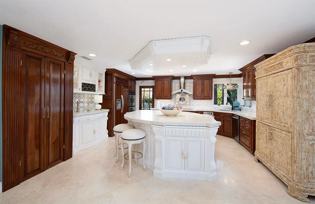 10737 Birch Bluff Ave -9